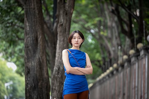 Qu Tongzhou, a photography assistant who used two popular Chinese dating apps to make friends as she went on a trip to western China, in Shanghai, Sept. 18, 2022. Beyond romance, many Chinese users find that the apps help combat loneliness as COVID lockdowns have wreaked havoc on social connections. “If I didn’t use these apps, I wouldn’t have met many people,â€ Qu said. (Qilai Shen/The New York Times)