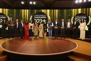 The Covent Garden Hotel is serving a Royal Cocktail made with Darjeeling infused whisky, Cointreau, lemon and English sparkling wine.
Image: Courtesy of Covent Garden Hotel