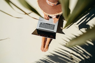 A recent survey reinforces the idea that women are more committed to remote work than their male colleagues.
Image: Shutterstock