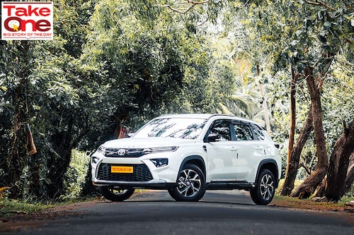 Toyota urban cruiser hyryder cafe. 
Image: Shutterstock Toyota urban cruiser hyryder cafe. 
Image: Shutterstock