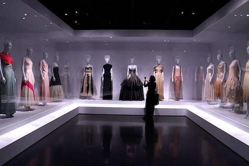 A visitor at the media preview of the Costume Institute "Women Dressing Women" exhibit, at the Metropolitan Museum of Art in New York City on December 4, 2023
Image: Timothy A. Clary / AFP
