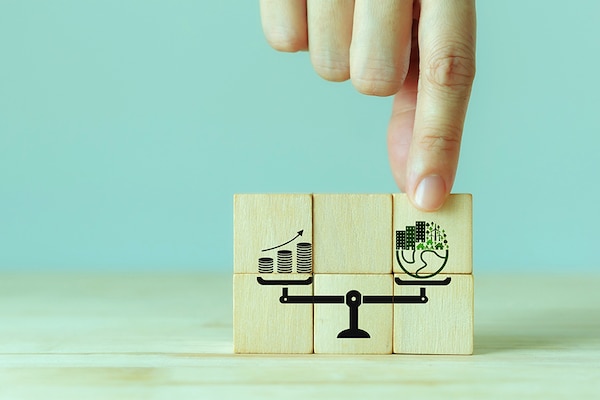 While critics claim that ESG pay is simply a PR move, Reichelstein and researchers found that it does help firms reach ESG benchmarks.
Image: Shutterstock