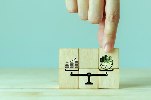 While critics claim that ESG pay is simply a PR move, Reichelstein and researchers found that it does help firms reach ESG benchmarks.
Image: Shutterstock While critics claim that ESG pay is simply a PR move, Reichelstein and researchers found that it does help firms reach ESG benchmarks.
Image: Shutterstock