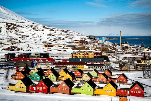 On the Norwegian archipelago of Svalbard, located east of Greenland in the heart of the Arctic Ocean, methane emissions from the land are accumulating under the permafrost in alarming quantities.
Image: Jonathan Nackstrand / AFP On the Norwegian archipelago of Svalbard, located east of Greenland in the heart of the Arctic Ocean, methane emissions from the land are accumulating under the permafrost in alarming quantities.
Image: Jonathan Nackstrand / AFP