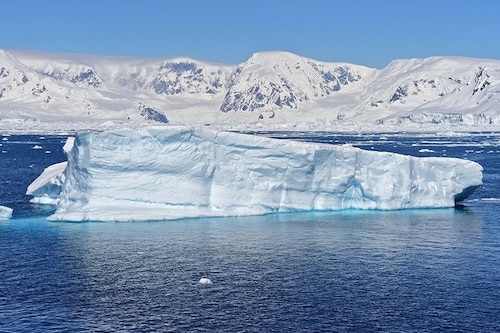 According to the 15th annual analysis by the Cambridge Conservation Initiative, major issues for the planet to watch out for in 2024 include everything from melting ice sheets and the production of hydrogen from seawater to the disappearance of sea urchins and earthworms. Image: Johan Ordonez / AFP