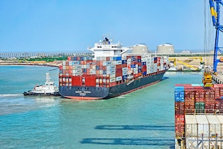 Although India’s trade surplus with the United States has increased by almost $1 billion, the total trade between the two countries has decreased by over $9 billion, which was over $109 billion in October 2022. Image: Shutterstock