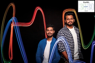 (From left) Amrit Singh and Mayank Kale’s Loop serves as a broker between a company and an insurance provider
Image: Mexy Xavier Light painting: Neha Mithbawkar Amrit Singh’s jacket: Brook Brothers