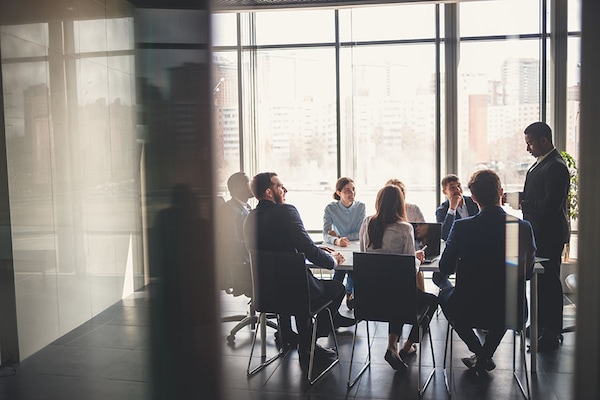 A growing amount of evidence suggests that connections with a larger and more diverse group of peers can greatly improve a company’s success
Image: Shutterstock