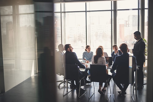 A growing amount of evidence suggests that connections with a larger and more diverse group of peers can greatly improve a company’s success
Image: Shutterstock A growing amount of evidence suggests that connections with a larger and more diverse group of peers can greatly improve a company’s success
Image: Shutterstock