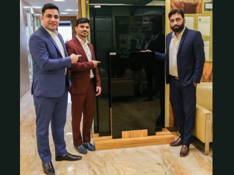 Despite not being submitted as India"s official Oscars pick, the unapologetically over-the-top action film "RRR" has built grassroots support to become a hugely popular favorite in Hollywood in recent months.