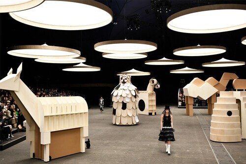 Chanel"s menagerie of animal-themed sculptures for its spring-summer 2023 haute couture show
Image: Stephane De Sakutin / AFP