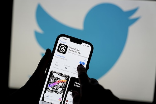 Meta’s Threads looks just like Twitter, icons and all.
Image: Paul Hanna/Bloomberg via Getty Images Meta’s Threads looks just like Twitter, icons and all.
Image: Paul Hanna/Bloomberg via Getty Images