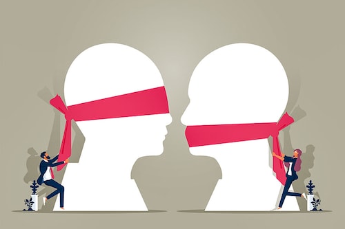 Marketplace platforms have a monopoly on details about who’s buying and selling what.
Image: Shutterstock Marketplace platforms have a monopoly on details about who’s buying and selling what.
Image: Shutterstock