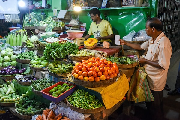 Spillovers from tomato price spikes to prices of other commodities and unhinging inflation expectations remain a major concern.   
Image: Debarchan Chatterjee/NurPhoto via Getty Images
