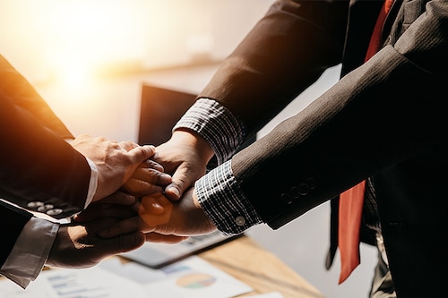 Corporate venturing squads bring multiple players to the table, fostering a dynamic partnership that encompasses various activities such as scouting, product and service testing, and investment.
Image: Shutterstock Corporate venturing squads bring multiple players to the table, fostering a dynamic partnership that encompasses various activities such as scouting, product and service testing, and investment.
Image: Shutterstock