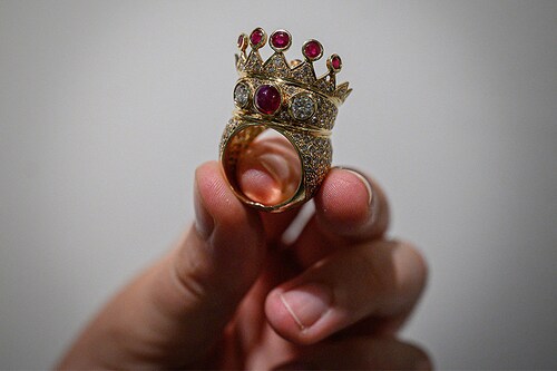 The New York-born rapper wore the ring during his final public appearance at the MTV Video Music Awards on September 4, 1996. Image: ED Jones / AFP