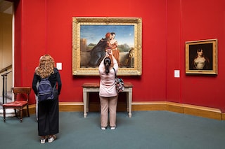 On average, the multi-day benefits of an art museum experience were equivalent to $905 per person per visit in economic value, the study states. Image: Shutterstock