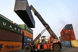 India’s current account deficit fell during the last quarter of FY23 on account of lower oil prices as well as robust services exports.
Image: Dhiraj Singh/Bloomberg via Getty Images
