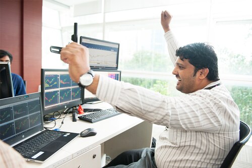 The Indian stock market indices hit all-time highs, driven by a fresh round of foreign investor inflows.
Image: Mexy Xavier