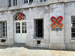 Australian water scarcity activist Mina Guli completes her 200th marathon outside UN headquarters, ahead the UN Water Conference, on March 22, 2023 Image: Leonardo Munoz/ AFP