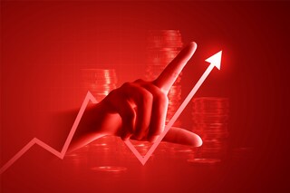 When firms see an increase in demand for their products, they often interpret it as a signal of higher sustained future demand, and therefore decide to increase investments and expand production capacity.
Image: Shutterstock