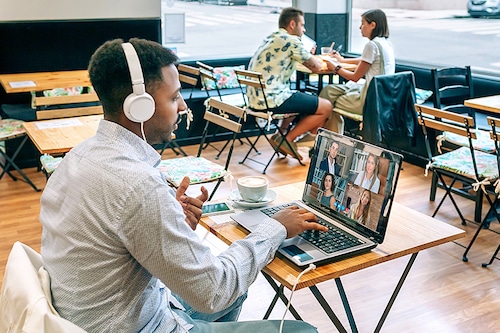 Whether or not to use a camera during an online meeting is the subject of much tension in the workplace.
Image: Shutterstock Whether or not to use a camera during an online meeting is the subject of much tension in the workplace.
Image: Shutterstock
