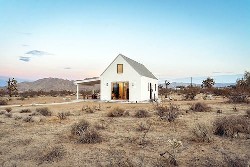 Desert Home with a Spa in Yucca Valley, CA, United States. Image credit: Airbnb Desert Home with a Spa in Yucca Valley, CA, United States. Image credit: Airbnb