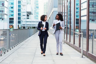 The well-known cognitive and psychological benefits of walking would lead to less competitive, more cooperative negotiations.
Image: Shutterstock