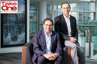 (L to R) Raamdeo Agrawal and Motilal Oswal.
Image: Bajirao Pawar for Forbes India