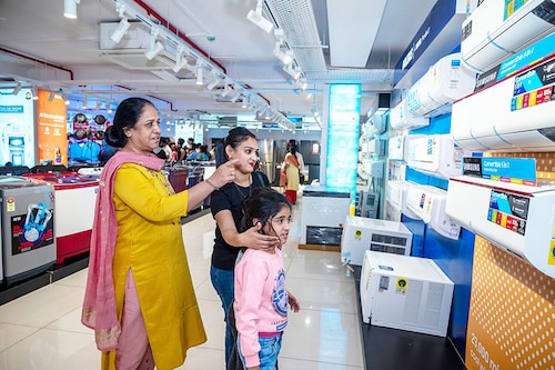 Consumer durable firms and fashion retailers expect double digit value growth in sales this festive season.
Image: Shutterstock Consumer durable firms and fashion retailers expect double digit value growth in sales this festive season.
Image: Shutterstock