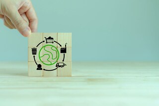 Using nearshoring is always better for the environment than using expedited shipping to make the supply chain faster.
Image: Shutterstock