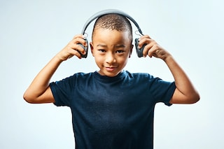 According to the Kids Podcast Listener Report, 80% of children discovered podcasts thanks to their parents. Image: Shutterstock