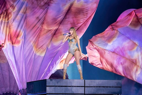Taylor Swift is taking a break from her wildly popular tour that began in March—performances will resume in November and run late into next year. Image: Suzanne Cordeiro / AFP Taylor Swift is taking a break from her wildly popular tour that began in March—performances will resume in November and run late into next year. Image: Suzanne Cordeiro / AFP