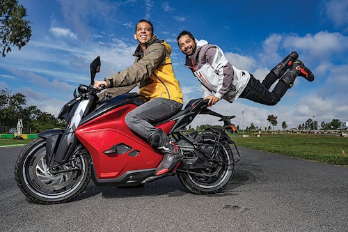 Niraj Rajmohan (left), co-founder and CTO, and Narayan Subramaniam, co-founder and CEO, Ultraviolette
Image: Selvaprakash Lakshmanan for Forbes India Niraj Rajmohan (left), co-founder and CTO, and Narayan Subramaniam, co-founder and CEO, Ultraviolette
Image: Selvaprakash Lakshmanan for Forbes India