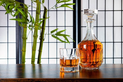 To call their products Japanese whisky, makers must now use water sourced in Japan, and their whisky barrels must be stored in Japan for at least three years, among other rules.
Image: Shutterstock To call their products Japanese whisky, makers must now use water sourced in Japan, and their whisky barrels must be stored in Japan for at least three years, among other rules.
Image: Shutterstock