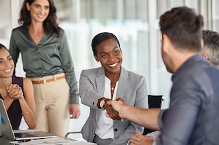 The researchers found that women’s “relation-oriented, interpersonalâ€ negotiation style translates into less aggressive first offers and into higher chances of getting a deal done.
Image: Shutterstock
