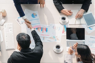 For 2023, Bloomberg data shows that total advisory activity for India fell 57 percent to $79 billion in comparison to $185 billion struck in 2022.
Image: Shutterstock