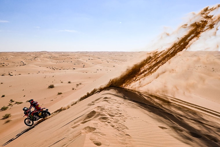Monster Energy Honda Team"s Chilean biker Pablo Quintanilla competes in stage 5 of the 2024 Dakar rally between Al Hofuf and Shubaytah, on January 10, 2024.