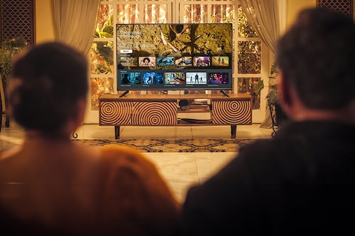97% of respondents prefer streaming on TV around dinner time with family 97% of respondents prefer streaming on TV around dinner time with family
Image: Shutterstock