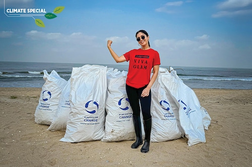 Actor Bhumi Pednekar at a beach cleanup in Mangaluru this year
Image: MAC Cosmetics Actor Bhumi Pednekar at a beach cleanup in Mangaluru this year
Image: MAC Cosmetics
