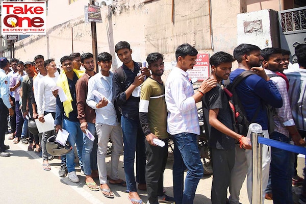 Applicants standing in queue to appear in the Indian Army Agniveer Exam at an examination center, Pataliputra on April 23, 2024 in Patna, India. Unemployment rate increased in April alongside a fall in the labour participation rate (LPR), Centre for Monitoring Indian Economy data shows.
Image: Santosh Kumar/Hindustan Times via Getty Images