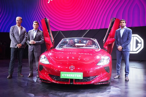 SAIC Motor and JSW Group finalise automotive JV ‘JSW MG Motor India Pvt Ltd’.JPG( (L-R- Mr Rajeev Chaba, CEO Emeritus of MG Motor India, Mr Sajjan Jindal, Chairman of JSW Group, Mr Parth Jindal, Member of Steering Committee of JSW MG Motor India JV) SAIC Motor and JSW Group finalise automotive JV ‘JSW MG Motor India Pvt Ltd’.JPG( (L-R- Mr Rajeev Chaba, CEO Emeritus of MG Motor India, Mr Sajjan Jindal, Chairman of JSW Group, Mr Parth Jindal, Member of Steering Committee of JSW MG Motor India JV)