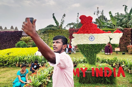 The report shows that total monthly mobile data consumption in India reached 17.4 exabytes or 17.4 billion GB in 2023, which was 14.4 exabytes in 2023.
Image: Pallava Bagla/Corbis via Getty Images