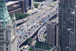 Transit authorities have approved a controversial $15 toll, set to take effect in mid-June, for motorists entering the busiest part of Manhattan. 
Image: Ed Jone / AFPÂ©