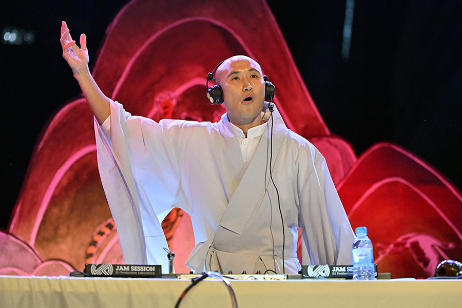 Youn Sung-ho known as "NewJeansNim"
Credit: Photography Jung Yeon-je / AFP