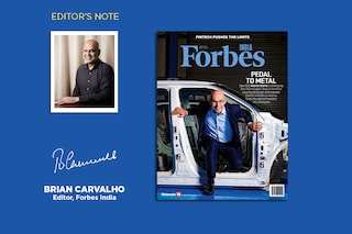 (From right) Warren Harris, CEO &amp managing director, Tata Technologies fintechs of the future will continue to assist financial institutions to lend faster and better