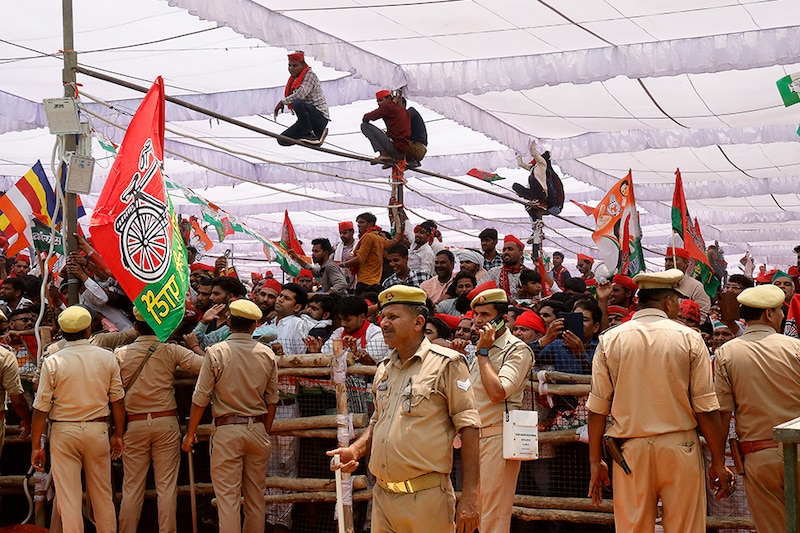 Supporters of Indian National Congress party leader and candidate for Rae Bareli constituency Rahul Gandhi (L) and Samajwadi party President Akhilesh Yadav attend a joint campaign rally in Kannauj on May 10, 2024 ahead of the fourth phase of voting of the country"s national elections.
