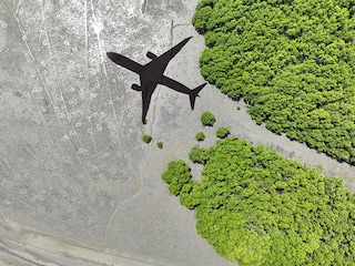 Carbon dioxide emissions from private aviation peaked over the European summer and around major global events like the World Cup, Cannes Film Festival and UN climate summits, according to a study. Image: Shutterstock