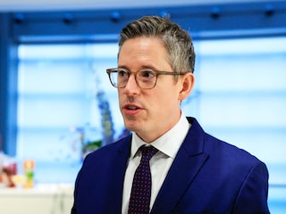 Julian Dawes, Head of Impressionist and Modern Art for Sotheby"s in the US speaks during a interview during a Media Preview at Sotheby"s in New York, on November 8, 2024. 
Image: Kena Betancur / AFPÂ©