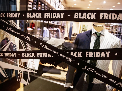 Black Friday falls at the latest possible date on November 29, shortening the stretch between Turkey Day and Christmas on December 25. 
Image: Sameer Al-Doumy / AFPÂ©